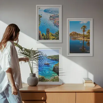 Composição de quadros moderna palmeiras à beira-mar com água azul