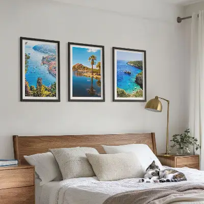 Composição de quadros moderna palmeiras à beira-mar com água azul