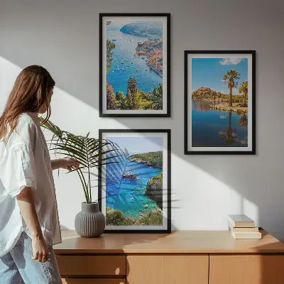 Composição de quadros moderna palmeiras à beira-mar com água azul