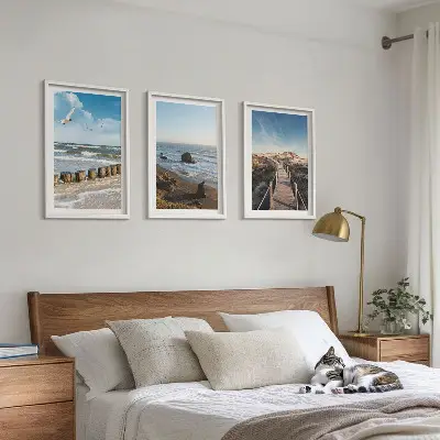 Conjunto de 3 quadros com moldura ondas da praia e caminhada no píer suspenso