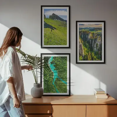 Composição de quadros moderna paisagem de montanhas com rochas e rio verde