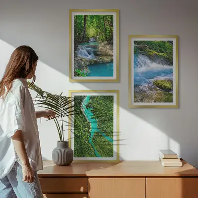 Conjunto de 3 quadros com moldura estampa de florestas verdejantes e águas cristalinas