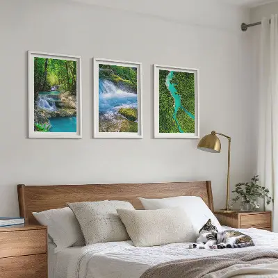 Conjunto de 3 quadros com moldura estampa de florestas verdejantes e águas cristalinas