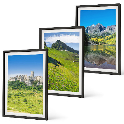 Conjunto de 3 quadros com moldura Colinas verdes com um castelo