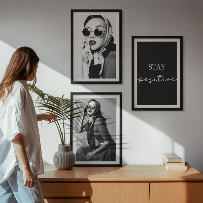 Composição de quadros moderna Retratos estilosos de mulheres usando óculos.