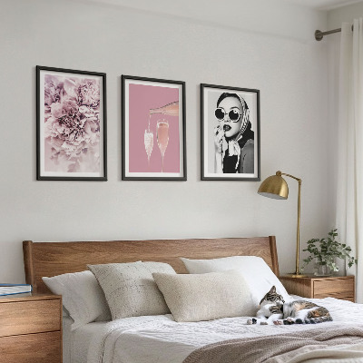Conjunto de 3 quadros com moldura Rosas e uma dama elegante