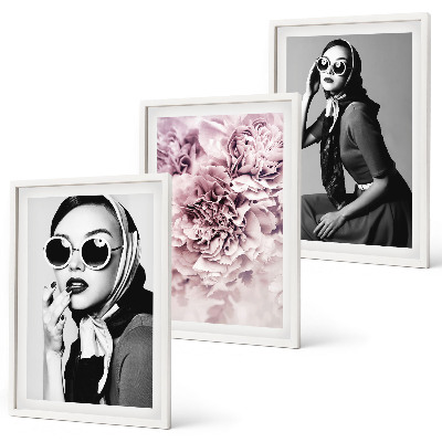 Conjunto de quadros para sala de estar Retratos elegantes de mulheres com flores.