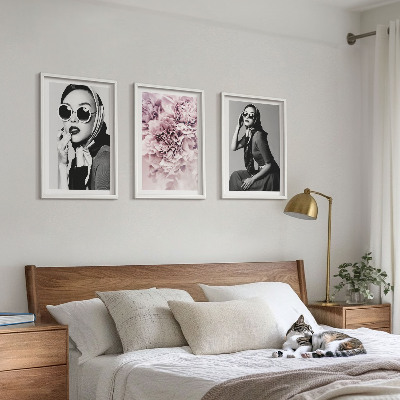 Conjunto de quadros para sala de estar Retratos elegantes de mulheres com flores.