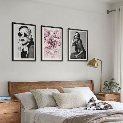 Conjunto de quadros para sala de estar Retratos elegantes de mulheres com flores.