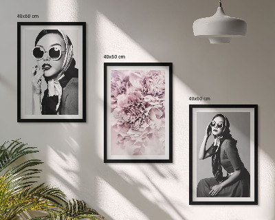 Conjunto de quadros para sala de estar Retratos elegantes de mulheres com flores.