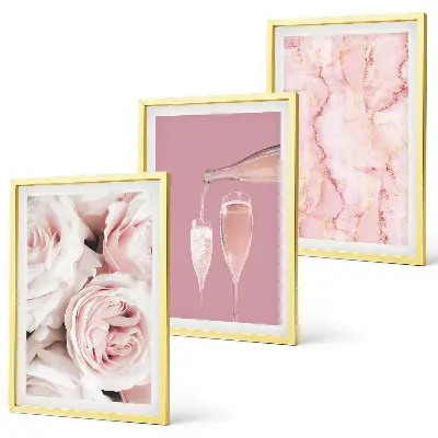 Composição de quadros moderna com fundo de mármore e rosas champanhe