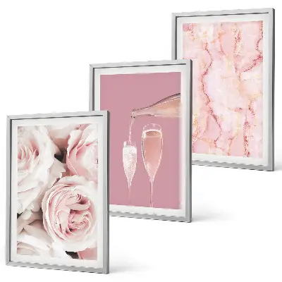 Composição de quadros moderna com fundo de mármore e rosas champanhe