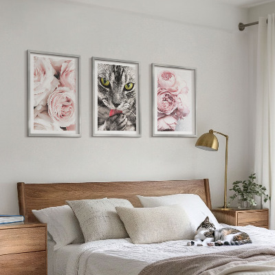 Conjunto de 3 quadros com moldura Gato em flores cor-de-rosa