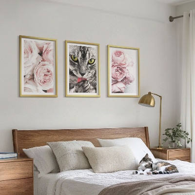 Conjunto de 3 quadros com moldura Gato em flores cor-de-rosa
