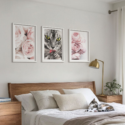 Conjunto de 3 quadros com moldura Gato em flores cor-de-rosa