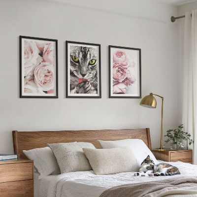 Conjunto de 3 quadros com moldura Gato em flores cor-de-rosa