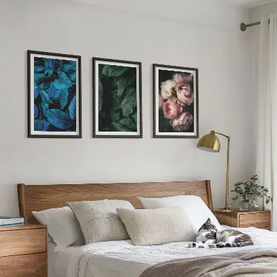 Composição de quadros moderna com folhas e flores em cores variadas