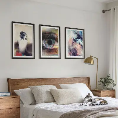 Conjunto de quadros decorativos modernos retrato de uma mulher com expressões abstratas