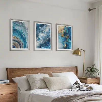 Conjunto de 3 quadros com moldura com padrões abstratos azuis