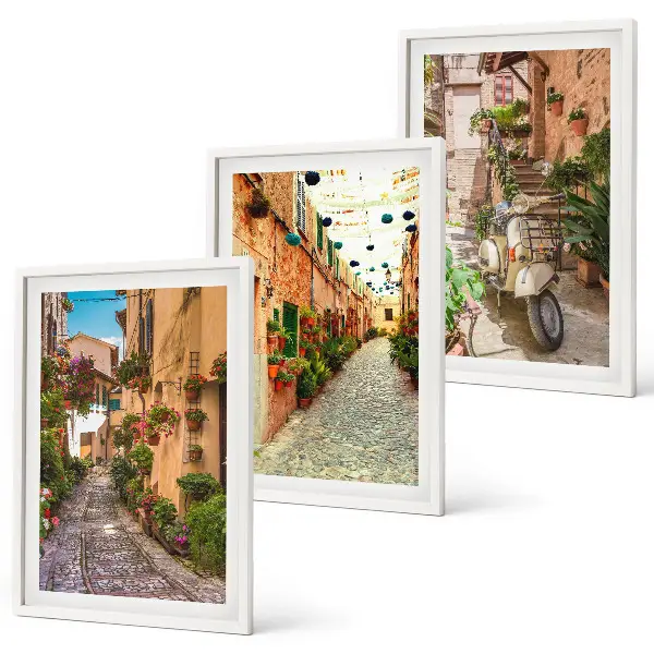 Conjunto de 3 quadros com moldura com tema de ruas e flores em atmosfera italiana