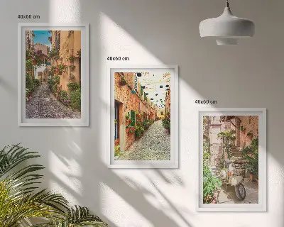 Conjunto de 3 quadros com moldura com tema de ruas e flores em atmosfera italiana