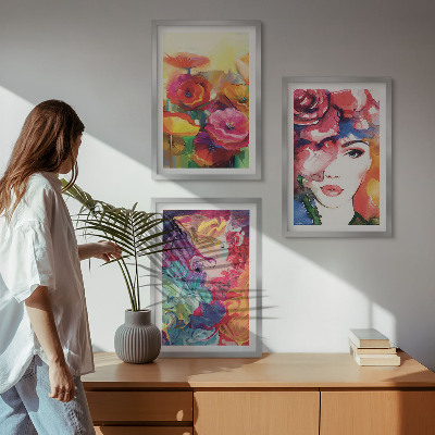 Composição de quadros moderna Retrato intenso de uma mulher com flores.