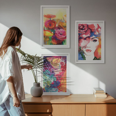 Composição de quadros moderna Retrato intenso de uma mulher com flores.