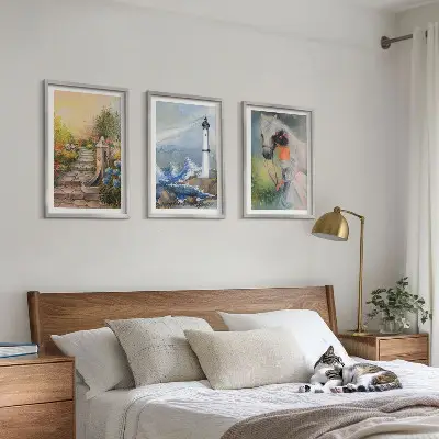 Conjunto de quadros decorativos modernos com estampa de farol, paisagem e cavalo