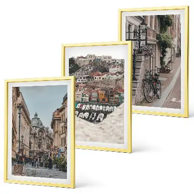 Conjunto de 3 quadros com moldura com a arte das charmosas ruas do porto da cidade