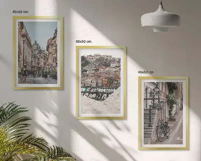 Conjunto de 3 quadros com moldura com a arte das charmosas ruas do porto da cidade