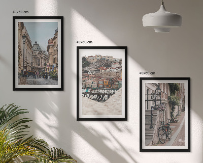 Conjunto de 3 quadros com moldura As charmosas ruas do porto da cidade.