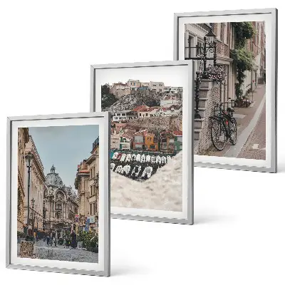 Conjunto de 3 quadros com moldura com a arte das charmosas ruas do porto da cidade