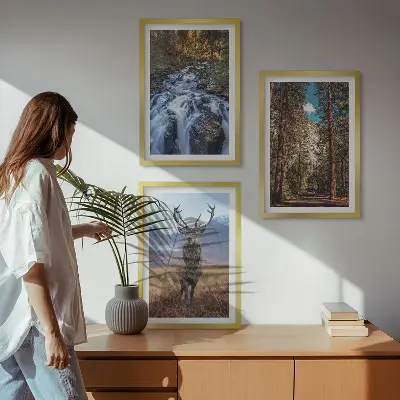 Conjunto de quadros decorativos modernos com paisagem de cachoeira, floresta, montanhas e veado