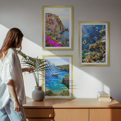 Conjunto de 3 quadros com moldura Vistas para o mar, casas coloridas