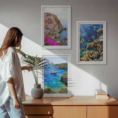 Conjunto de 3 quadros com moldura Vistas para o mar, casas coloridas
