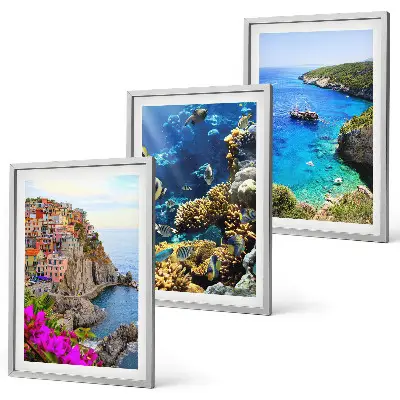 Conjunto de 3 quadros com moldura vistas para o mar com casas coloridas