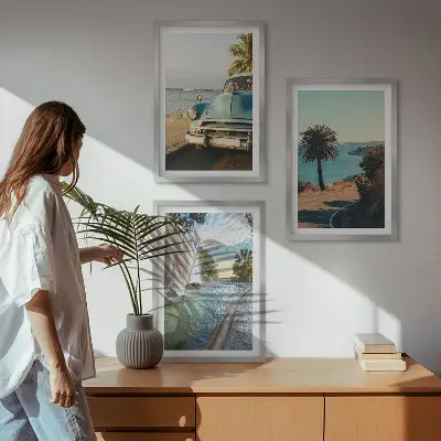 Composição de quadros moderna com estética de cachoeira e palmeiras em férias