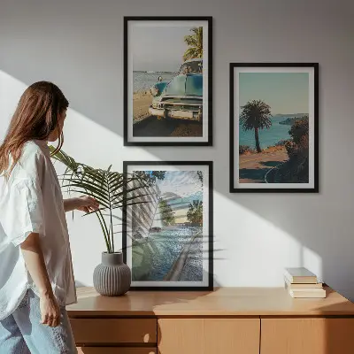 Composição de quadros moderna com estética de cachoeira e palmeiras em férias