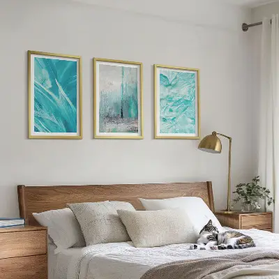 Conjunto de quadros para sala de estar com padrões abstratos em tons de azul