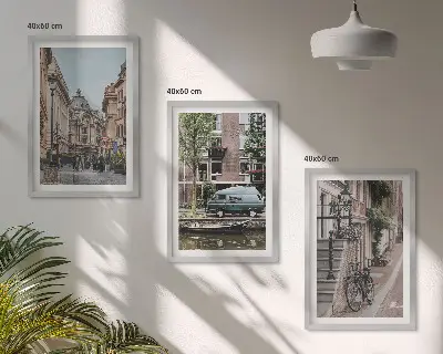 Conjunto de quadros para sala de estar com vistas da cidade e edifícios