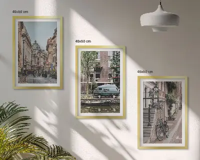 Conjunto de quadros para sala de estar com vistas da cidade e edifícios