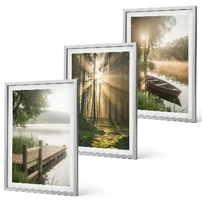 Conjunto de 3 quadros com moldura paisagem de lago, floresta e barco sob neblina matinal