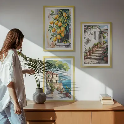Composição de quadros moderna com limões, flores e vista para o mar