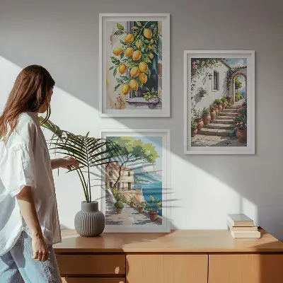 Composição de quadros moderna com limões, flores e vista para o mar