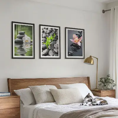 Conjunto de quadros para sala de estar com composição zen serena de flores e água