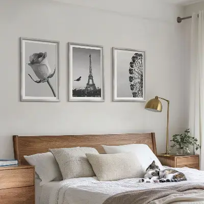 Composição de quadros moderna com a Torre Eiffel e roda-gigante estilo rosa