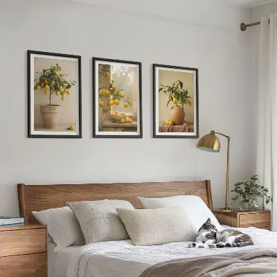 Conjunto de quadros com limoeiros em vasos estilo moderno