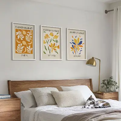 Composição de quadros moderna com cartazes de estilo floral Paris Milão Londres