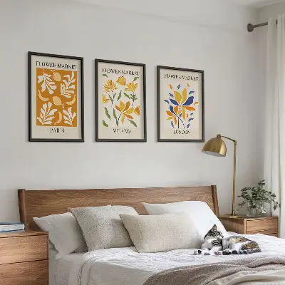 Composição de quadros moderna com cartazes de estilo floral Paris Milão Londres