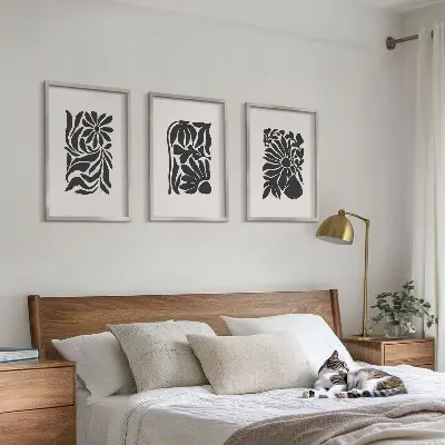 Conjunto de 3 quadros com moldura com padrões abstratos de plantas